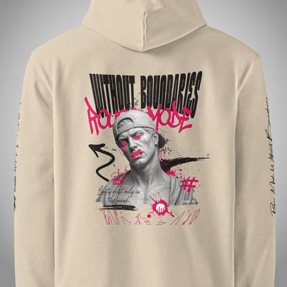 Ein beiger Core Fit Hoodie der Marke FORCE ZERO im Rogue Mode Renegade Design zeigt als Produkt-Rückansicht (Mockup) eine zentrierte Nahaufnahme des großen Backprints mit einer antiken Büste mit Cap, dem neongesprühten Graffiti-Schriftzug „Rogue Mode“, dem Text „WITHOUT BOUNDARIES“ und den angeschnittenen Print-Details auf beiden Ärmeln.