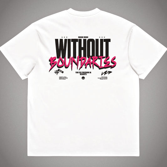 Weißes Oversized T-Shirt der Marke FORCE ZERO aus der Rogue Mode Design-Schiene in der Produkt-Rückansicht mit großem „WITHOUT BOUNDARIES“ Grafikprint in Schwarz und auffälligem Pink auf dem Rücken.