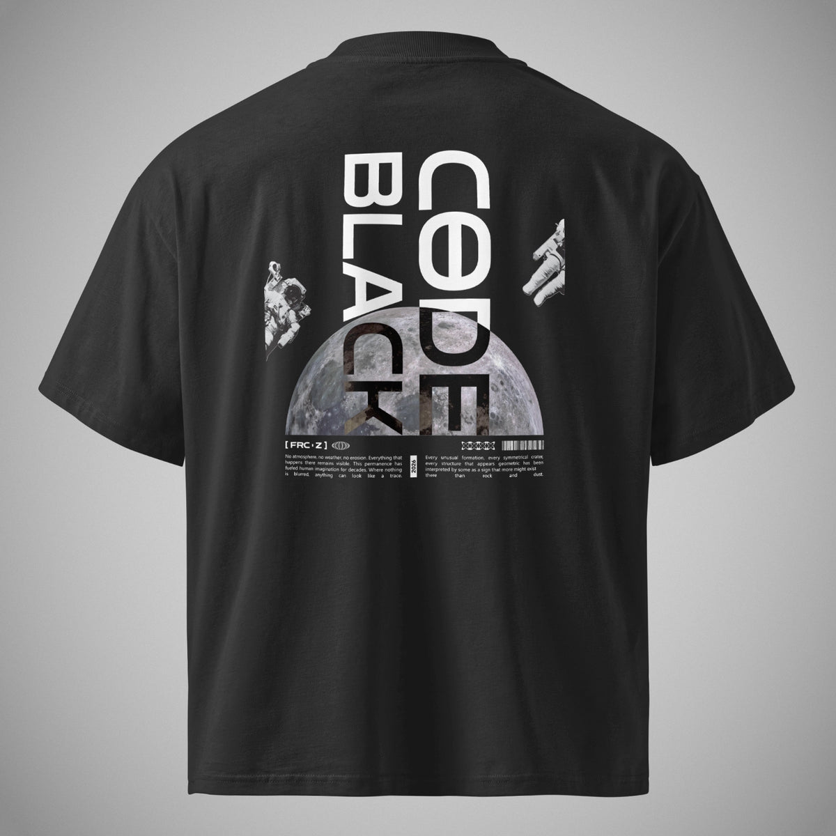 Schwarzes Oversized T-Shirt von der Kleidung FORCE ZERO, mit dem Astronauten und Mond Design namens Code Black